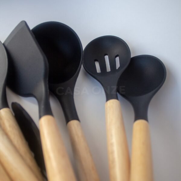 e57fa969-0cf2-4367-b506-c3681dd0a145 Set utencilios de cocina -12 piezas